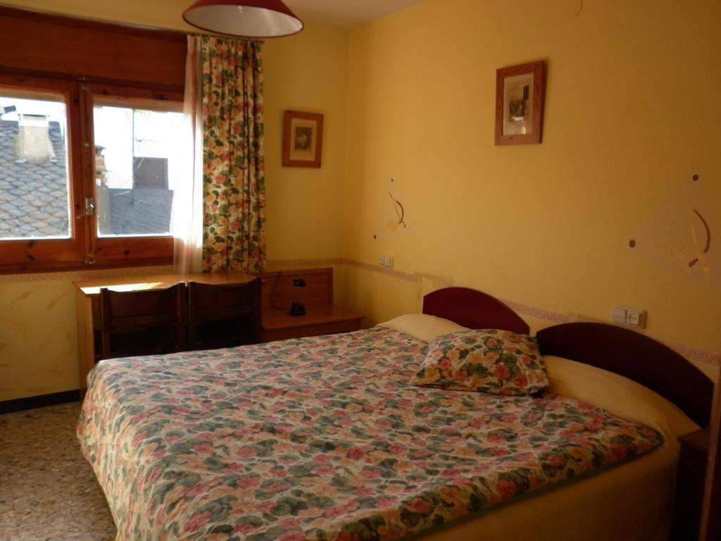 Fonda Cerdanya Hotell Puigcerdà Rum bild